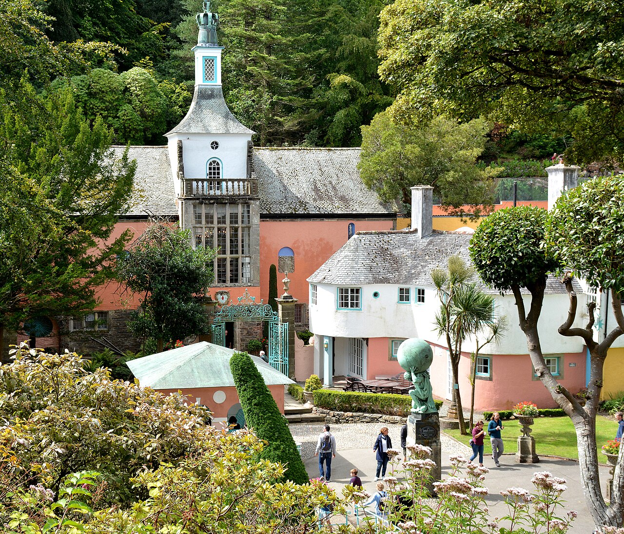 The colourful Italianate buildings of Portmeirion village
